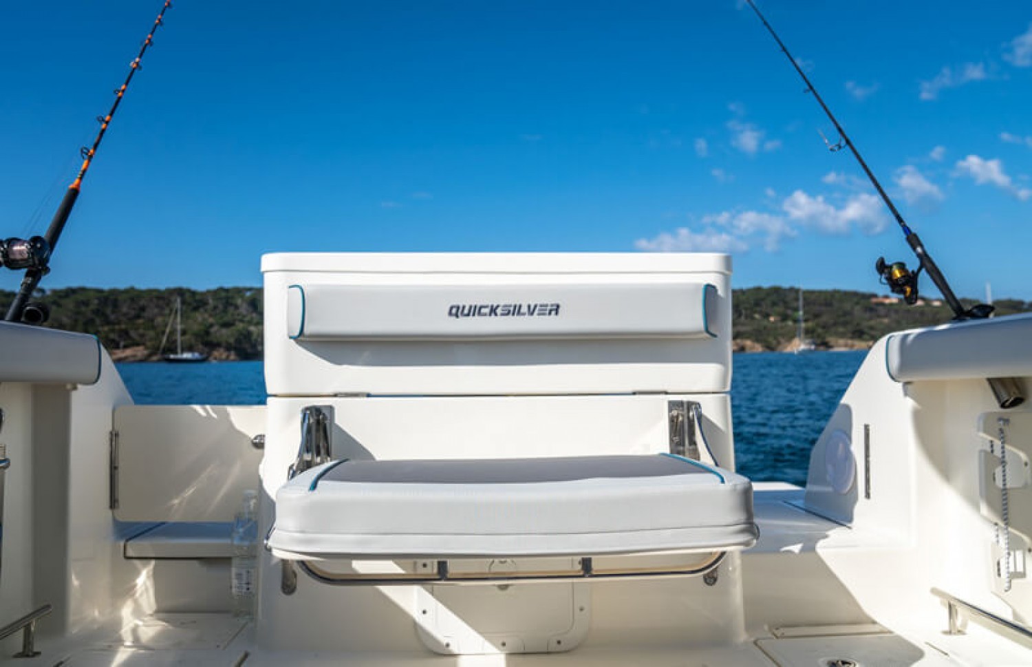 slider 7 Quicksilver Captur 705 Pilothouse